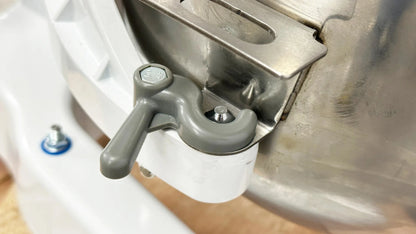 BakeMax BMPME20 Floor Model Economy 20 Quart 3 Speed Planetary Mixer